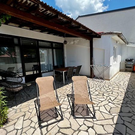 Apartment Denis - Great Location & Large Terrace Makarska Exteriör bild