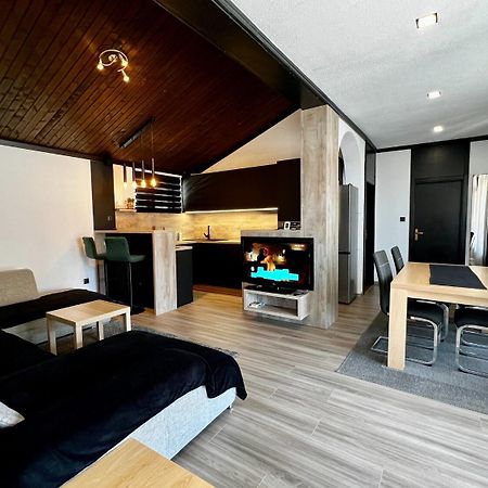 Apartment Denis - Great Location & Large Terrace Makarska Exteriör bild