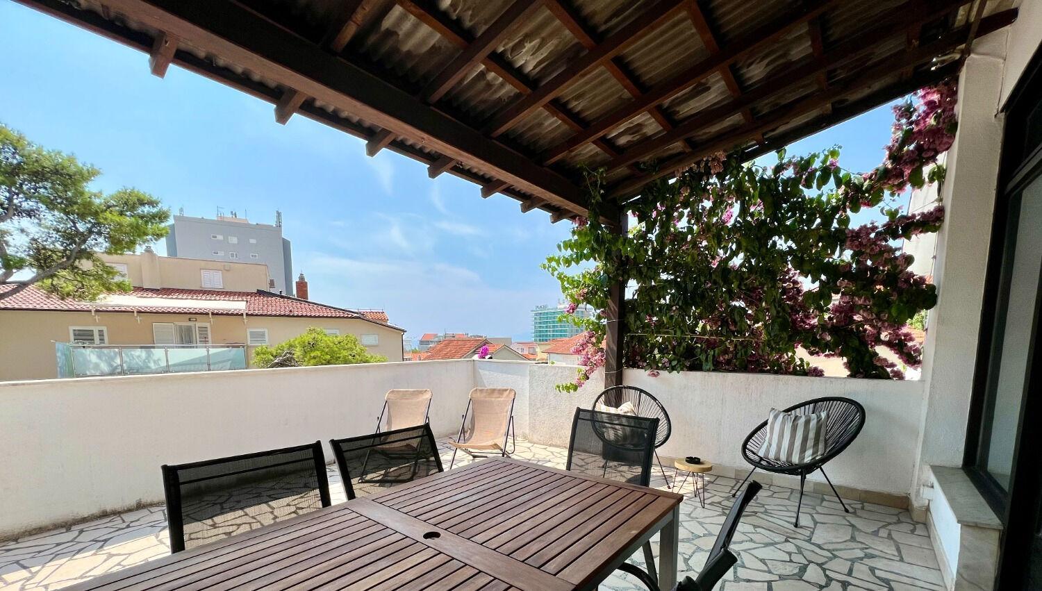Apartment Denis - Great Location & Large Terrace Makarska Exteriör bild