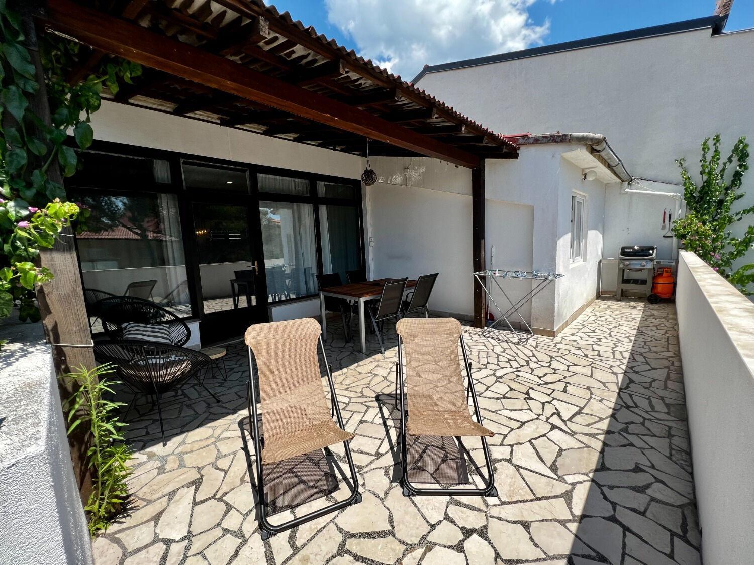 Apartment Denis - Great Location & Large Terrace Makarska Exteriör bild
