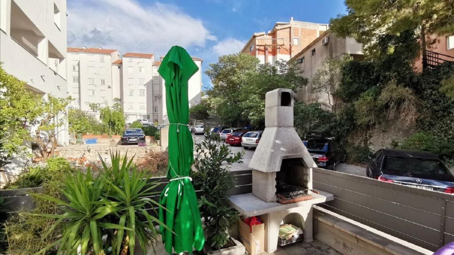 Apartment Denis - Great Location & Large Terrace Makarska Exteriör bild